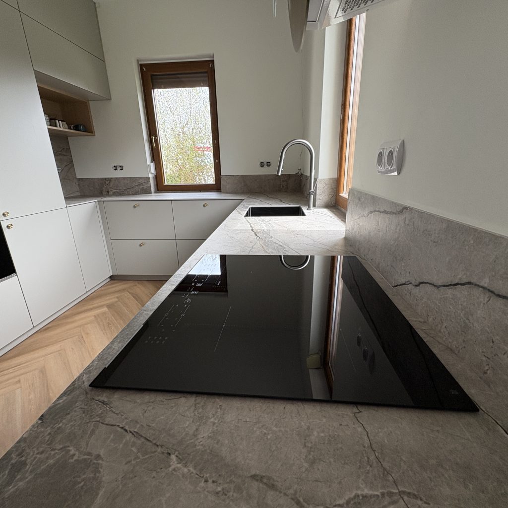 Blaty kuchenne ze spieku Silver Root (Marazzi)