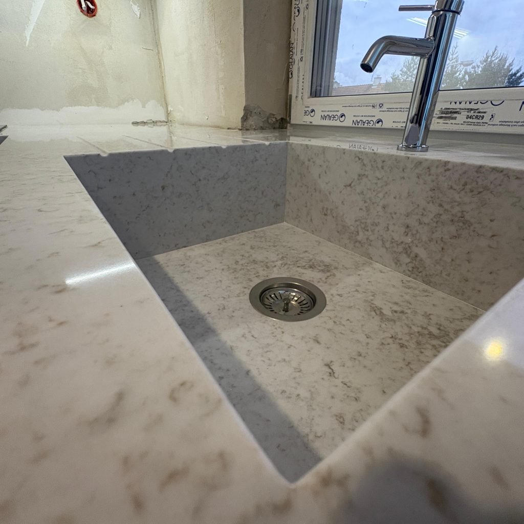 Blaty z konglomeratu Wedding Lily