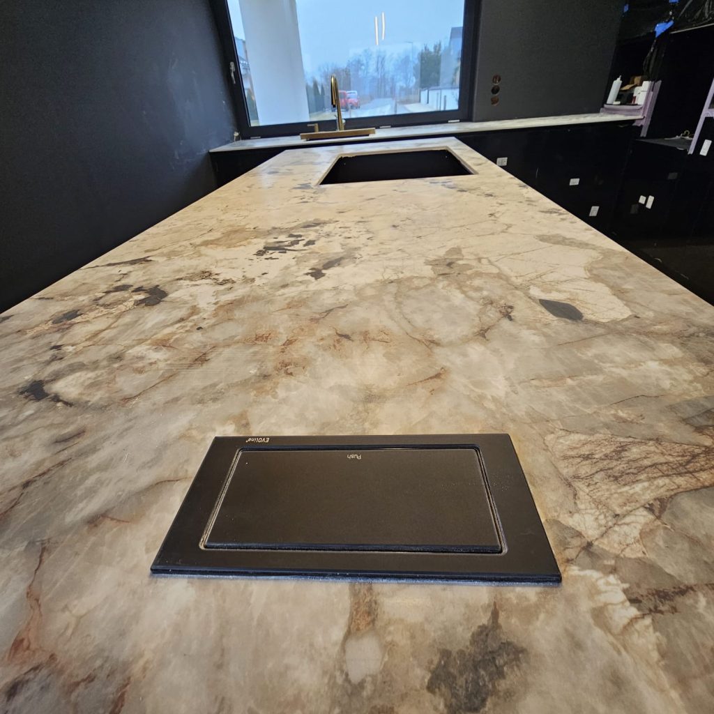 blaty kuchenne ze spieku Tundra - widok na wyspę z bliska